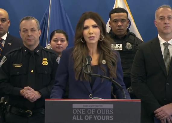 न्यू योर्क सिटीमा “अपरेशन साल्भो”: ५४ पक्राउ